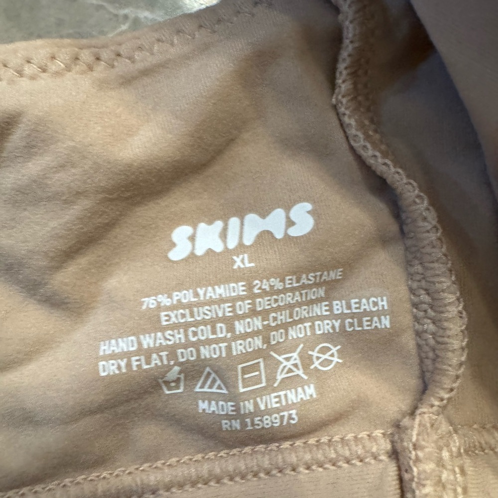 SKIIMS FITS EVERYBODY TRIANGLE BRALETTE - Picture 4 of 9